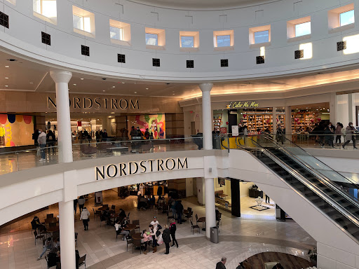 Shopping Mall «Menlo Park Mall», reviews and photos, 55 Parsonage Rd, Edison, NJ 08837, USA