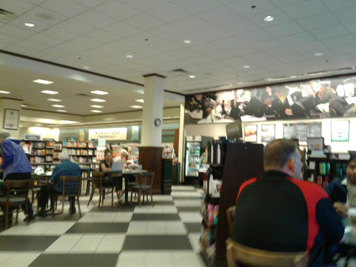 Book Store «Barnes & Noble», reviews and photos, 11802 Dale Mabry Hwy, Tampa, FL 33618, USA