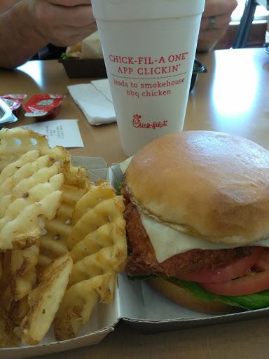 Fast Food Restaurant «Chick-fil-A», reviews and photos, 2740 US-34, Oswego, IL 60543, USA