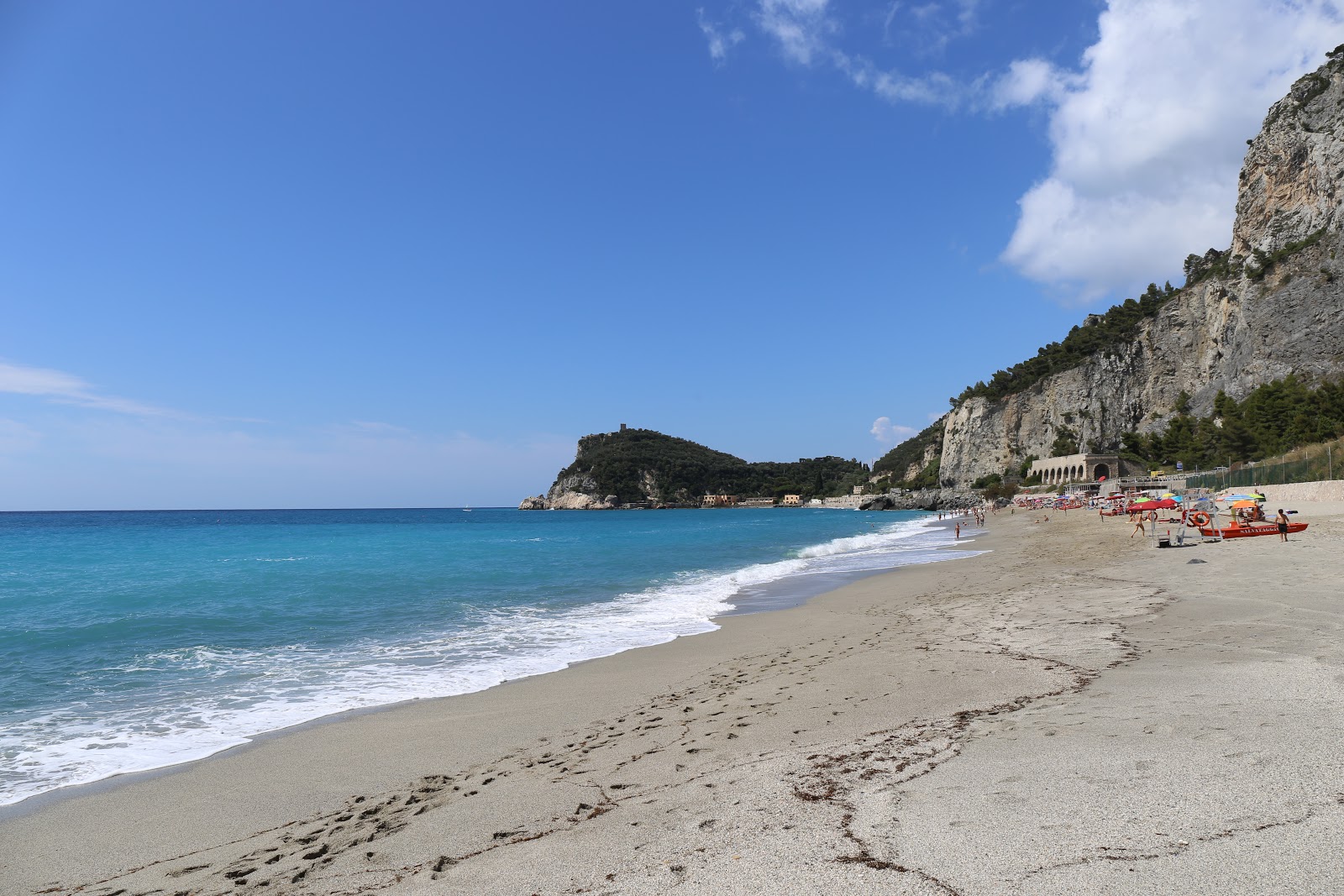 Fotografie cu Spiaggia del Malpasso cu nivelul de curățenie înalt