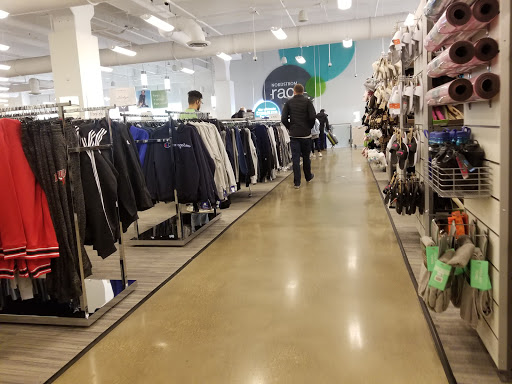 Department Store «Nordstrom Rack Lincoln Park», reviews and photos, 1551 N Sheffield Ave, Chicago, IL 60642, USA