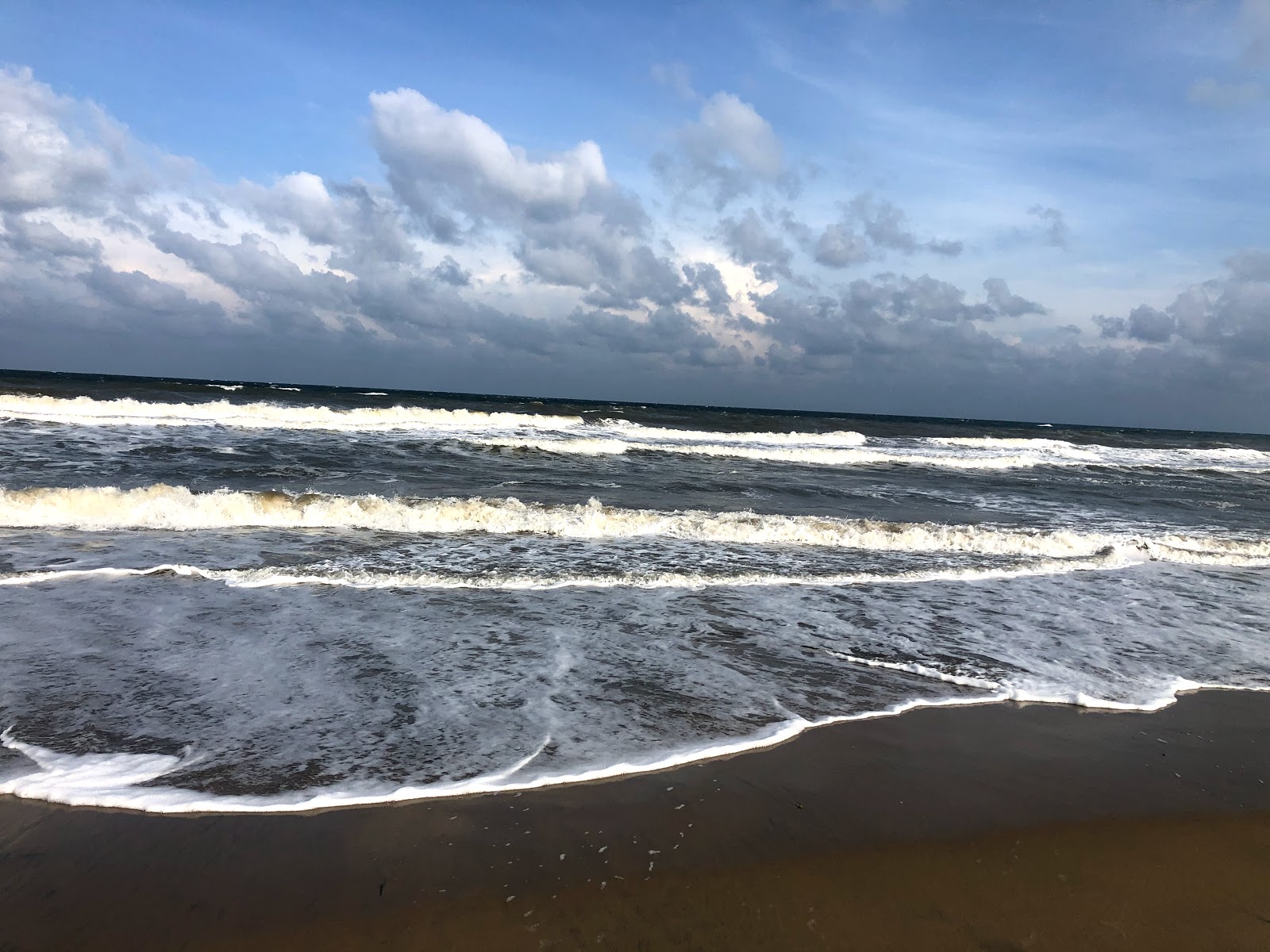 Fotografija Koozhaiyar Beach nahaja se v naravnem okolju