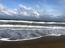Zdjęcie Koozhaiyar Beach położony w naturalnym obszarze