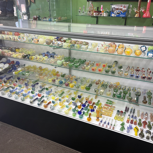 Vaporizer Store «South Side Smoke Shop», reviews and photos, 6240 S Pulaski Rd, Chicago, IL 60629, USA