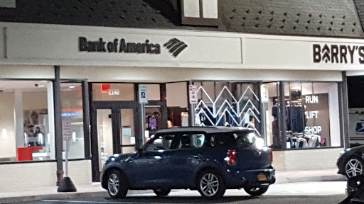 Shopping Mall «Golden Horseshoe Shopping Center», reviews and photos, 1088 Wilmot Rd, Scarsdale, NY 10583, USA