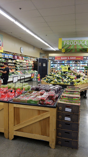 Grocery Store «Grocery Outlet Bargain Market», reviews and photos, 426 W Harder Rd, Hayward, CA 94544, USA