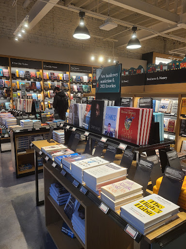 Book Store «Amazon Books», reviews and photos, 3441 N Southport Ave, Chicago, IL 60657, USA
