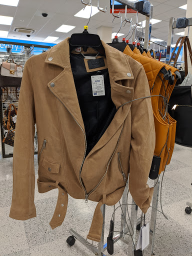 Clothing Store «Ross Dress for Less», reviews and photos, 700 SW 3rd Ave, Portland, OR 97204, USA