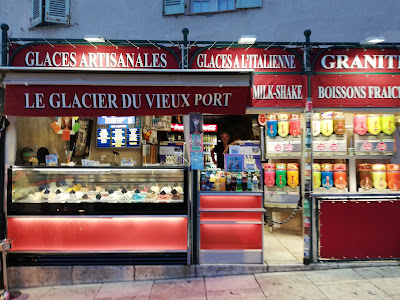 Le Glacier Du Vieux Port à Saint-Tropez