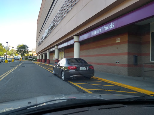 Shopping Mall «Ridgeway Shopping Center», reviews and photos, 2233 Summer St, Stamford, CT 06905, USA