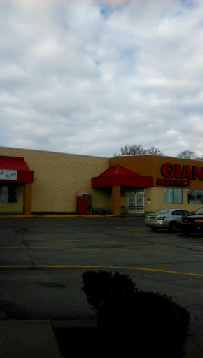 Supermarket «Giant Eagle Supermarket», reviews and photos, 1300 Country Club Rd, Monongahela, PA 15063, USA
