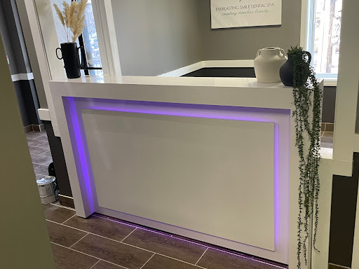 Office Furniture Store «Axis Office Furniture», reviews and photos, 7200 NW 7th Ave #6, Miami, FL 33150, USA