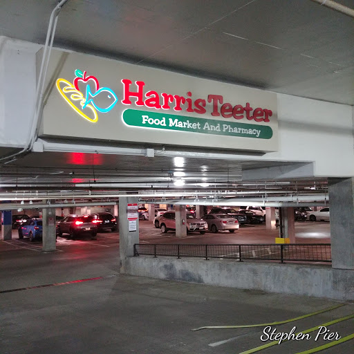 Grocery Store «Harris Teeter», reviews and photos, 8200 Crestwood Heights Dr, McLean, VA 22102, USA