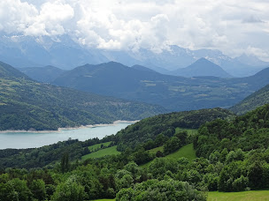 Photo n°10 de Wake It Easy &Wakesurf &Wakeboard & Ski nautique & Wakefoil & Bouee tractee à Treffort ()