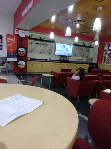 Toyota Dealer «Miller Toyota of Anaheim», reviews and photos, 1331 N Euclid St, Anaheim, CA 92801, USA