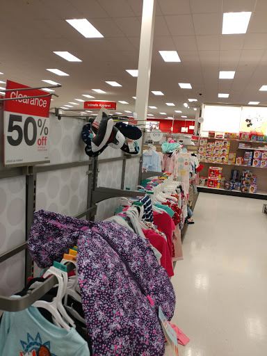 Department Store «Target», reviews and photos, 1555 N Tomahawk Island Dr, Portland, OR 97217, USA