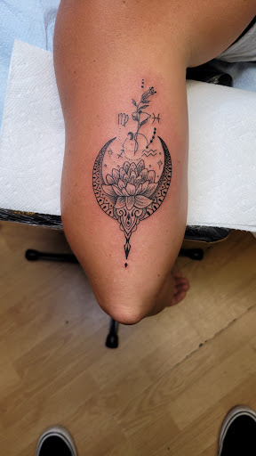 Tattoo Shop «White Lotus Tattoo & Fine Art», reviews and photos, 59 Main St, Toms River, NJ 08753, USA