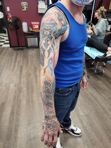 Tattoo Shop «Stained in pain tattoos», reviews and photos, 4211 N Milwaukee Ave, Chicago, IL 60641, USA