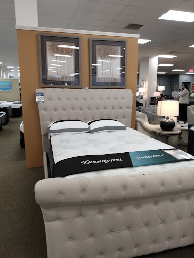Furniture Store «Raymour & Flanigan Furniture and Mattress Store», reviews and photos, 610 Exterior Street, Bronx, NY 10451, USA
