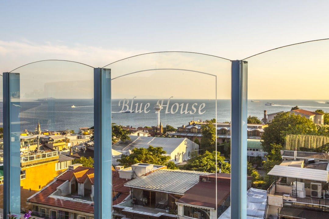 Blue House Hotel & Restaurant