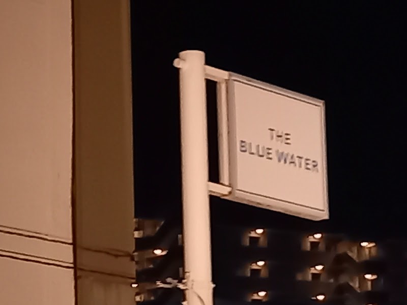 THE BLUE WATER （ザ ブルーウォーター）