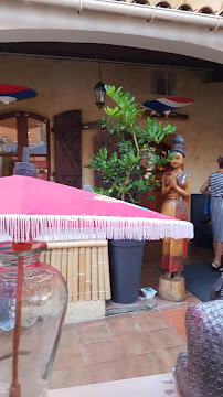 Atmosphère du Restaurant thaï Som Sanook Le Prieuré à Saint-Laurent-du-Var - n°6