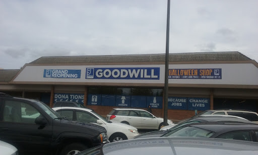 Thrift Store «Olympia Goodwill», reviews and photos, 400 Cooper Point Rd SW, Olympia, WA 98502, USA