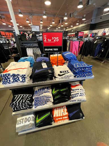 Clothing Store «Nike Factory Store», reviews and photos, 1553 Retherford St c080, Tulare, CA 93274, USA