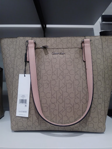 Clothing Store «The North Face Outlet», reviews and photos, 1155 Buck Creek Rd, Simpsonville, KY 40067, USA