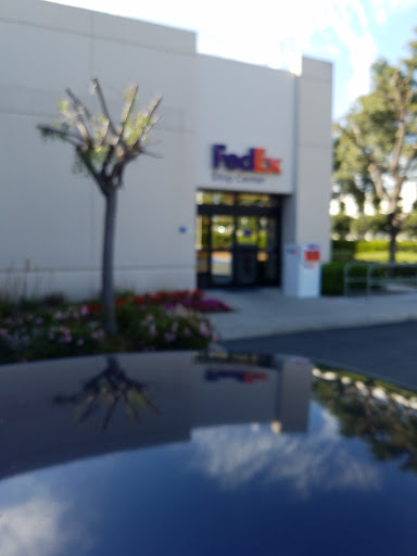 Shipping and Mailing Service «FedEx Ship Center», reviews and photos, 7000 Barranca Pkwy, Irvine, CA 92618, USA
