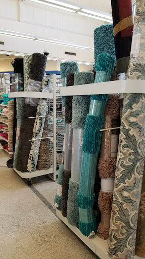 Shopping Mall «Powell Street Plaza Shopping Center», reviews and photos, 5795 Christie Ave, Emeryville, CA 94608, USA