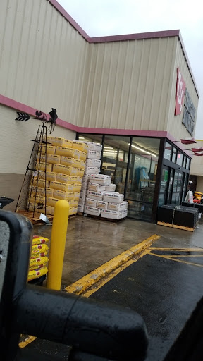 Home Improvement Store «Tractor Supply Co.», reviews and photos, 1905 N Jackson St, Tullahoma, TN 37388, USA