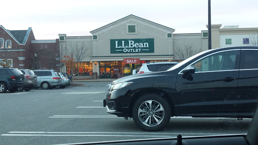 Clothing Store «L.L. Bean Outlet», reviews and photos, 31 Gusabel Ave, Nashua, NH 03063, USA