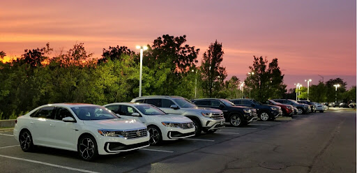 Volkswagen Dealer «Gurnee Volkswagen», reviews and photos, 6301 W Grand Ave, Gurnee, IL 60031, USA