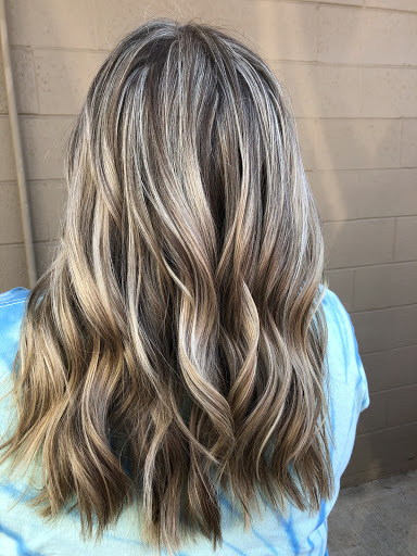 Nail Salon «Oak Street Salon», reviews and photos, 85 E Oak St, Lebanon, OR 97355, USA