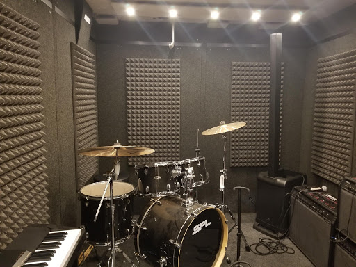 Shopping Mall «Drew 19 Shopping Center», reviews and photos, 21311 US Hwy 19 N, Clearwater, FL 33765, USA