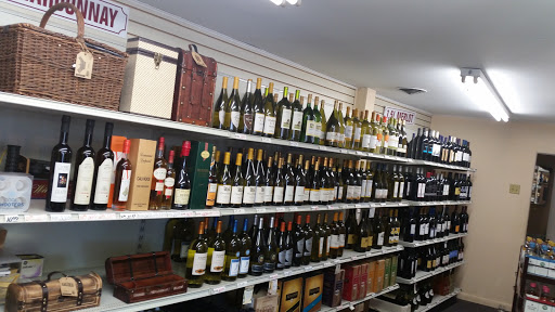 Liquor Store «Darien Discount Wines and Spirits», reviews and photos, 353 Post Rd, Darien, CT 06820, USA