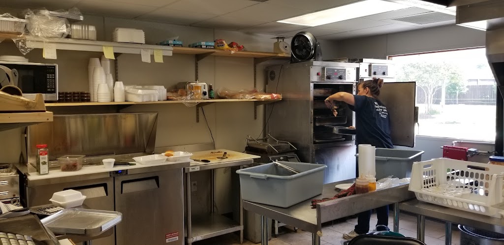 Hillbilly BarBQ 70123