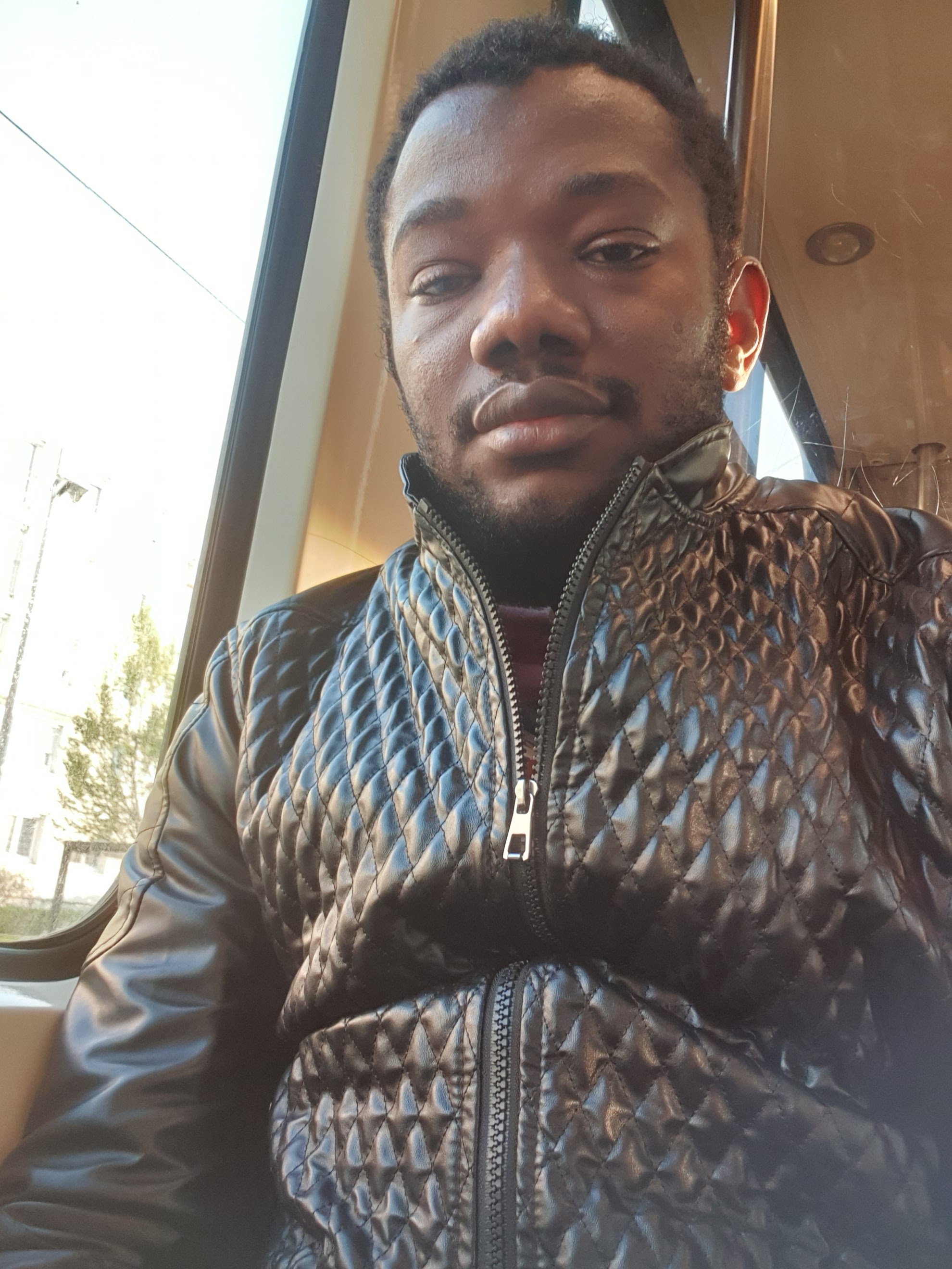 Photo n° 1 de l'avis de Fatoudjimmo.i fait le 21/04/2019 à 00:46