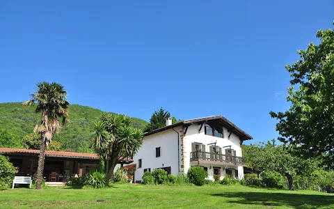 Casa Mendilore - casa rural en Hondarribia image