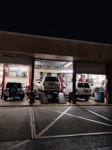 Tire Shop «Firestone Complete Auto Care», reviews and photos, 16251 Miami Dr, North Miami Beach, FL 33162, USA
