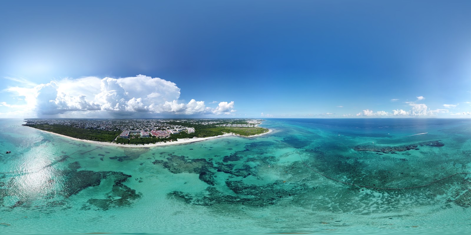 Photo of Playa Punta Esmeralda and the settlement