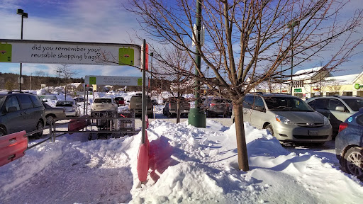 Grocery Store «Hannaford Supermarket», reviews and photos, 65 Gray Rd, Falmouth, ME 04105, USA