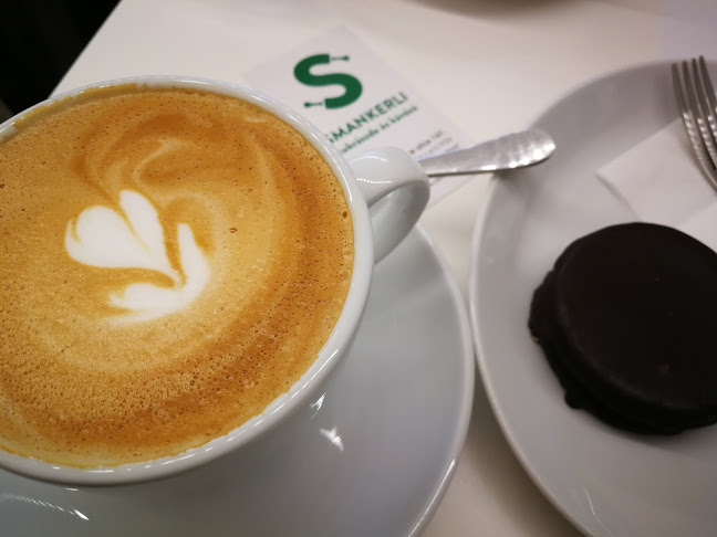 Opinii despre Smankerli Cukrászda és Kávézó în Budapest - Kávézó