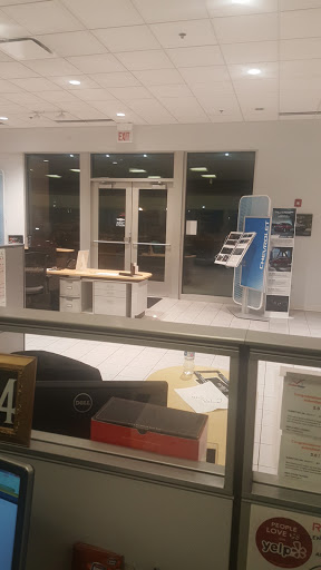 Used Car Dealer «Rogers Auto Group Chicago», reviews and photos, 2720 S Michigan Ave, Chicago, IL 60616, USA