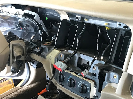 Auto Repair Shop «Closs Tire & Auto», reviews and photos, 1340 N Lewis Ave, Waukegan, IL 60085, USA