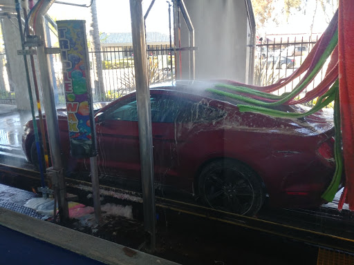 Oil Change Service «GENIE CAR WASH & LUBE - W POINT LOM», reviews and photos, 3949 W Point Loma Blvd, San Diego, CA 92110, USA