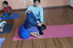 Easy yoga studioz image
