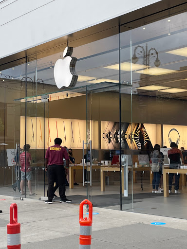 Computer Store «Apple Easton Town Center», reviews and photos, 4210 The Strand, Columbus, OH 43219, USA