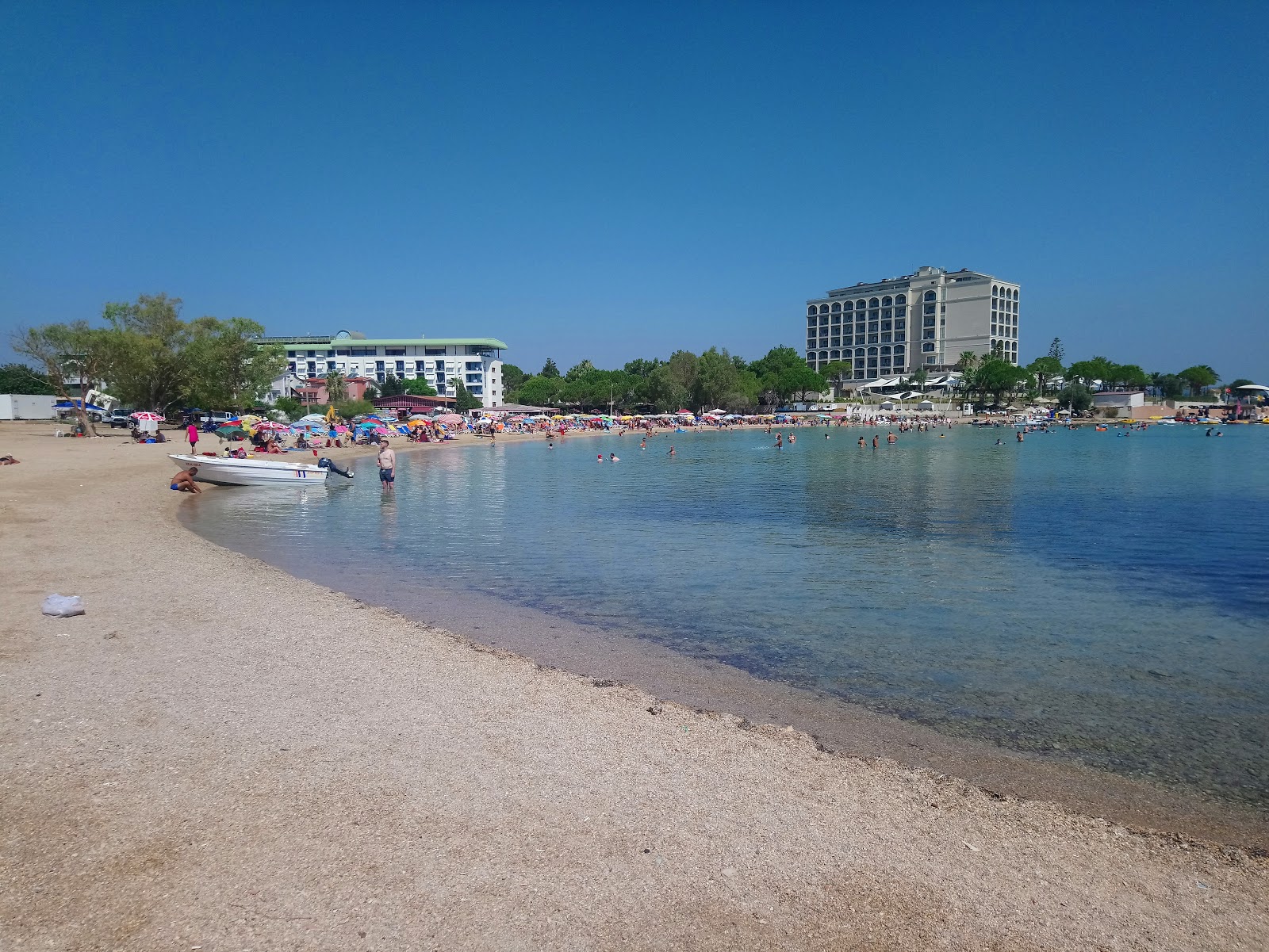 Foto van Demiryol Plaji met turquoise puur water oppervlakte